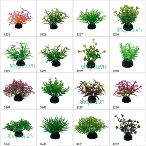 Cây nhựa trang trí là phụ kiện phổ biến giúp bể cá mini thêm sinh động mà không tốn công chăm sóc như cây thủy sinh thật.